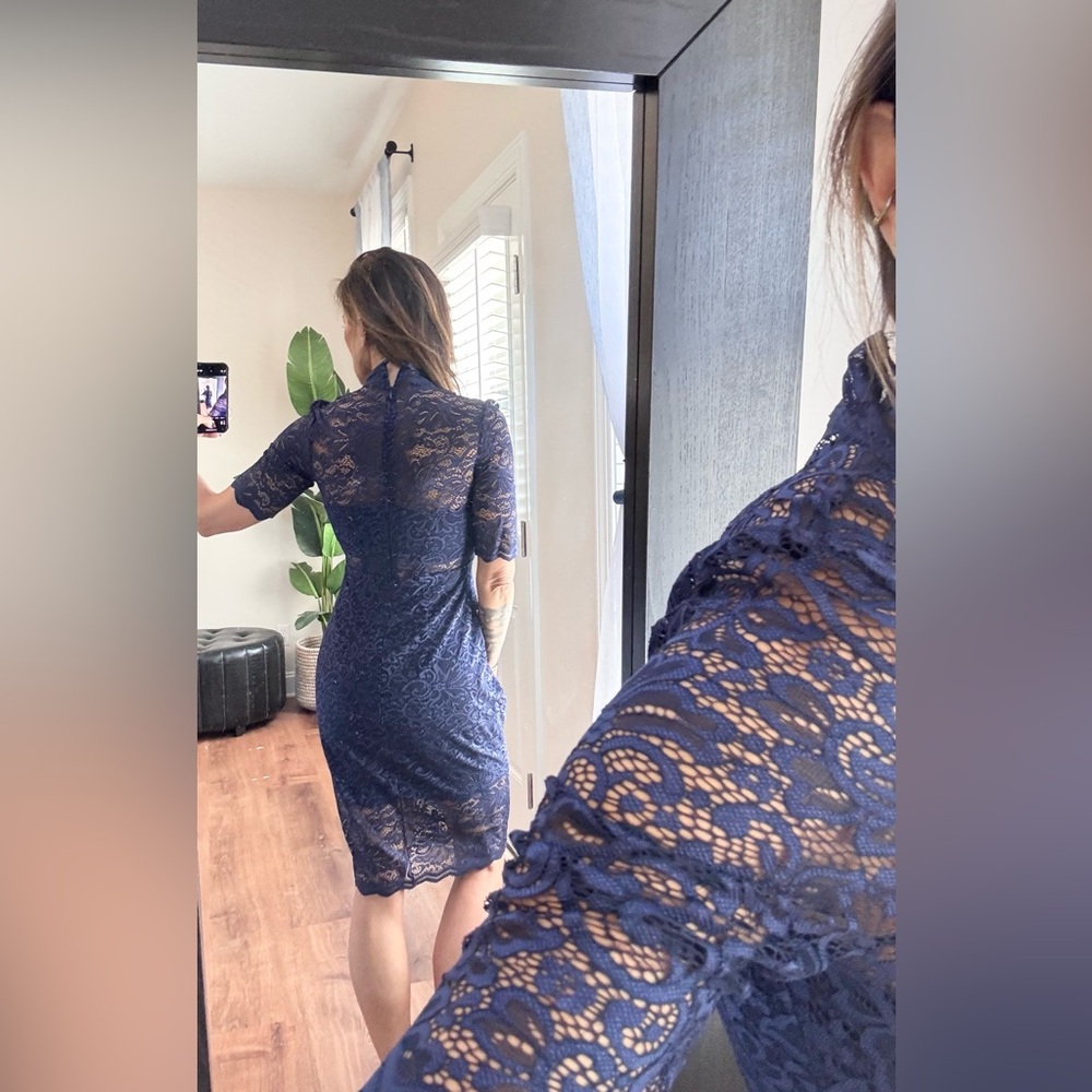 NEW-Express Navy Blue Lace Mock Neck Mid Length Dress sz 8 NEW - Picture 5 of 13